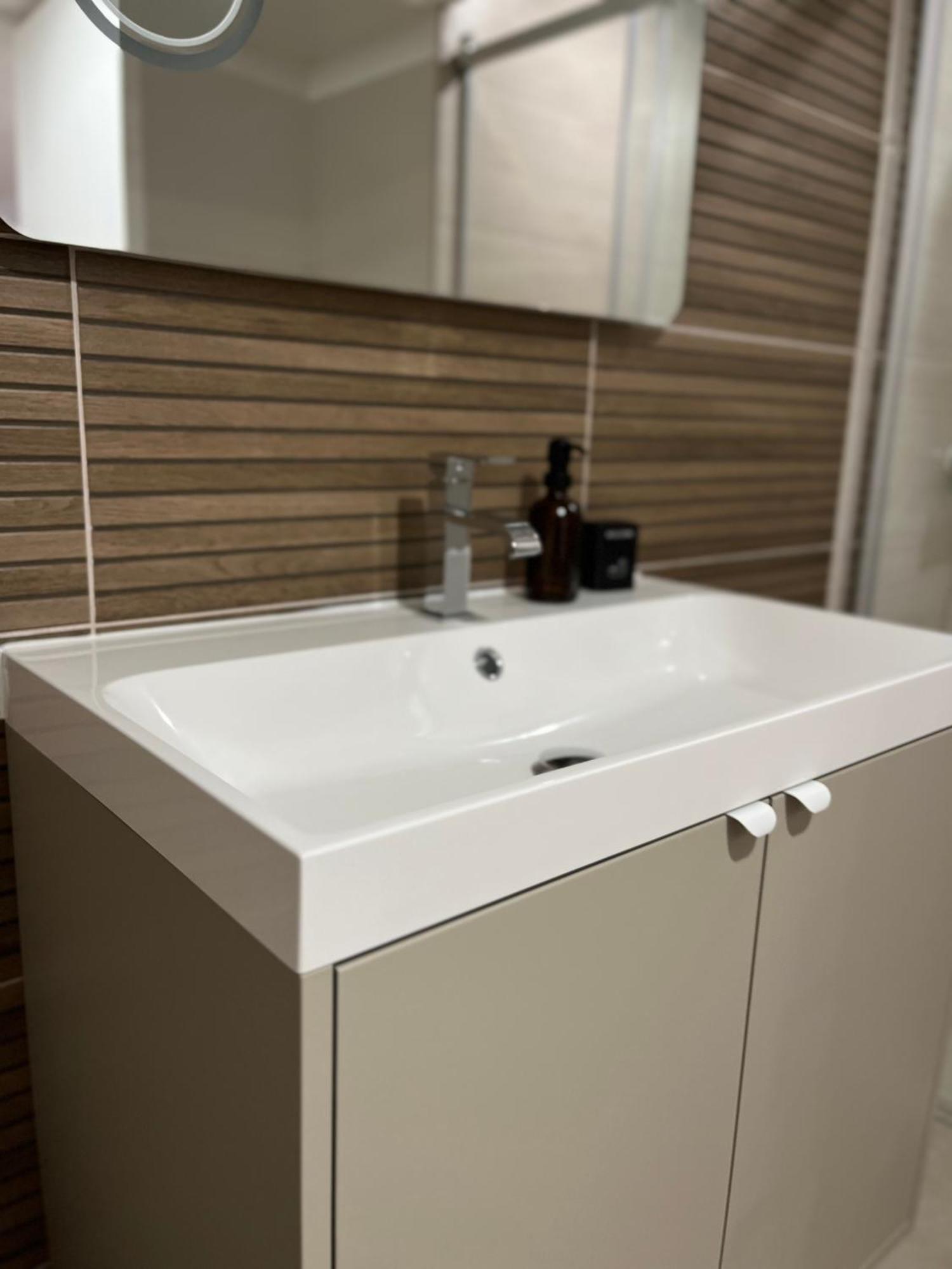 Apartament Duplex Raffine, Elegant & Climatise - La Mezz Nîmes Zewnętrze zdjęcie