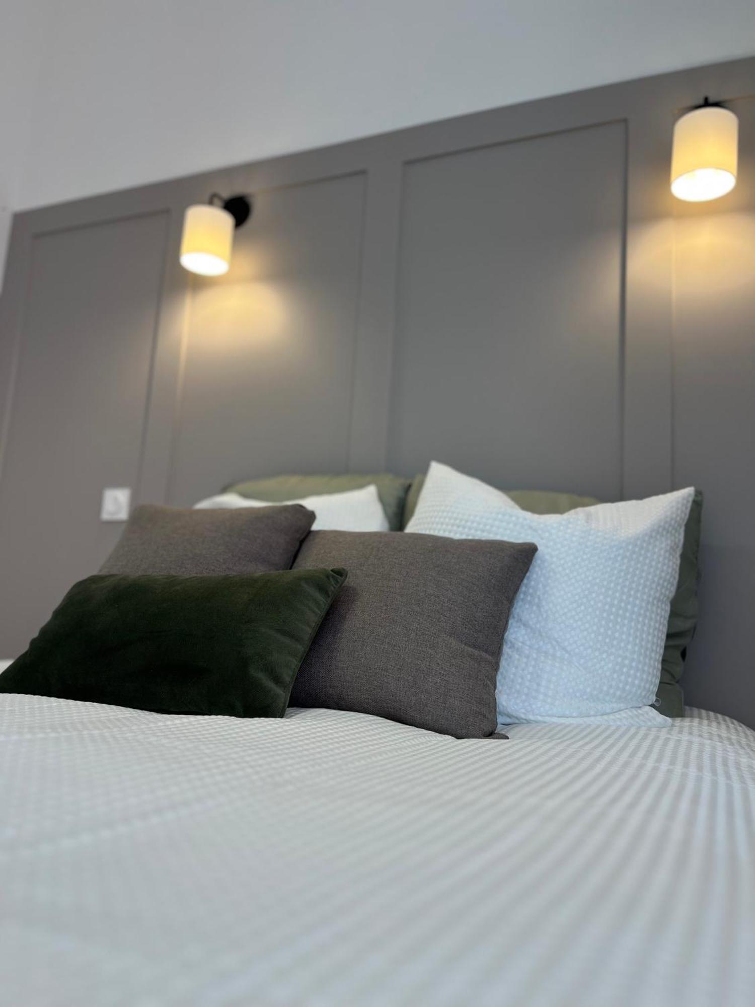 Apartament Duplex Raffine, Elegant & Climatise - La Mezz Nîmes Zewnętrze zdjęcie